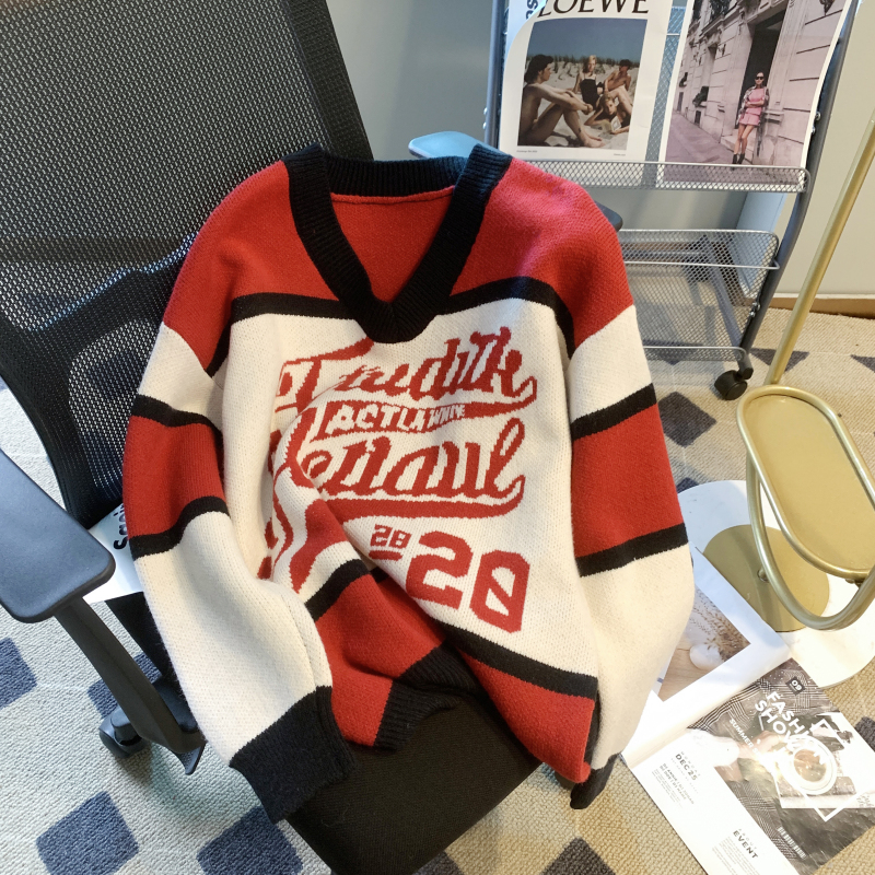 Real shot American red and blue contrast color V-neck sweater women's 2022 autumn new loose Korean version of the lazy wind knitted top