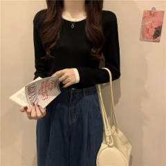 Contrast color round neck long-sleeved T-shirt, stylish and age-reducing style, paired with a base layer shirt