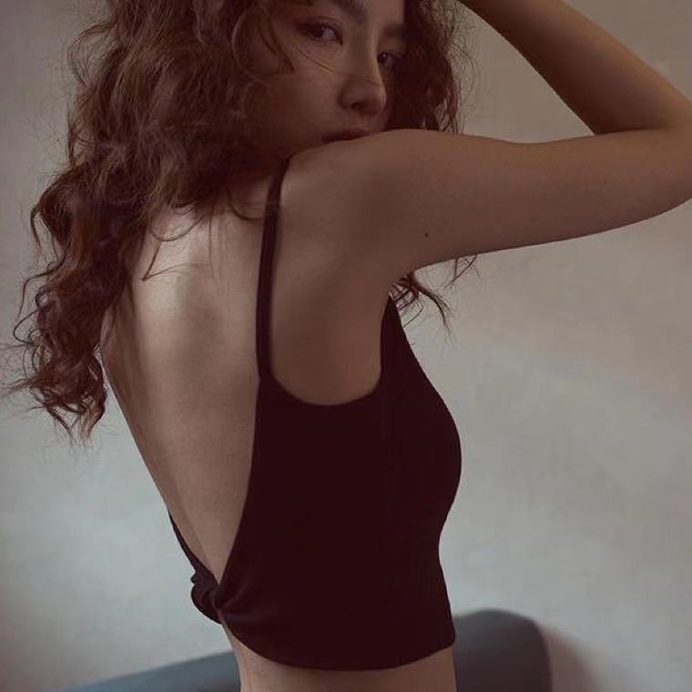 2022 real shot of hot girl black beautiful suspender bra suspender female bra wearing bottomed vest outside and breast wrapping inside pure desire