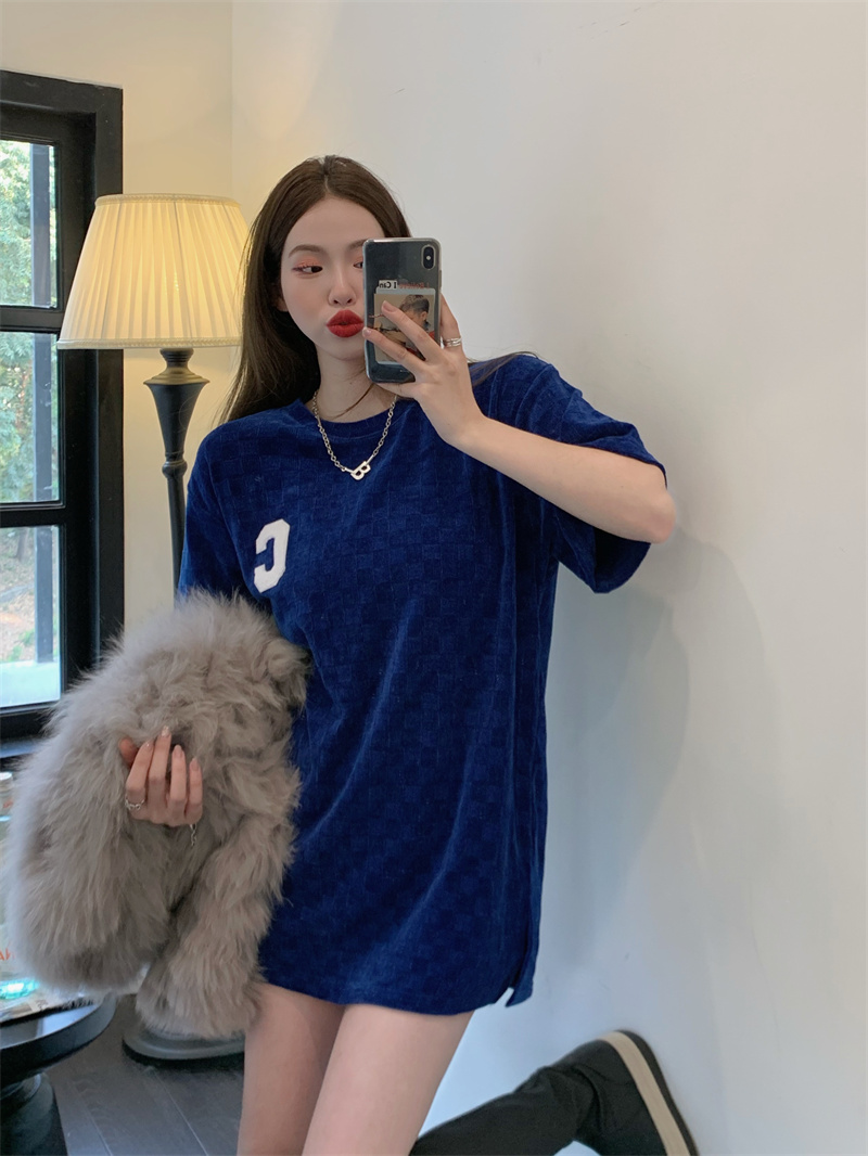 Real shooting real price autumn and winter new loose thickened medium and long bottomed solid color top letter check short sleeve T-shirt women
