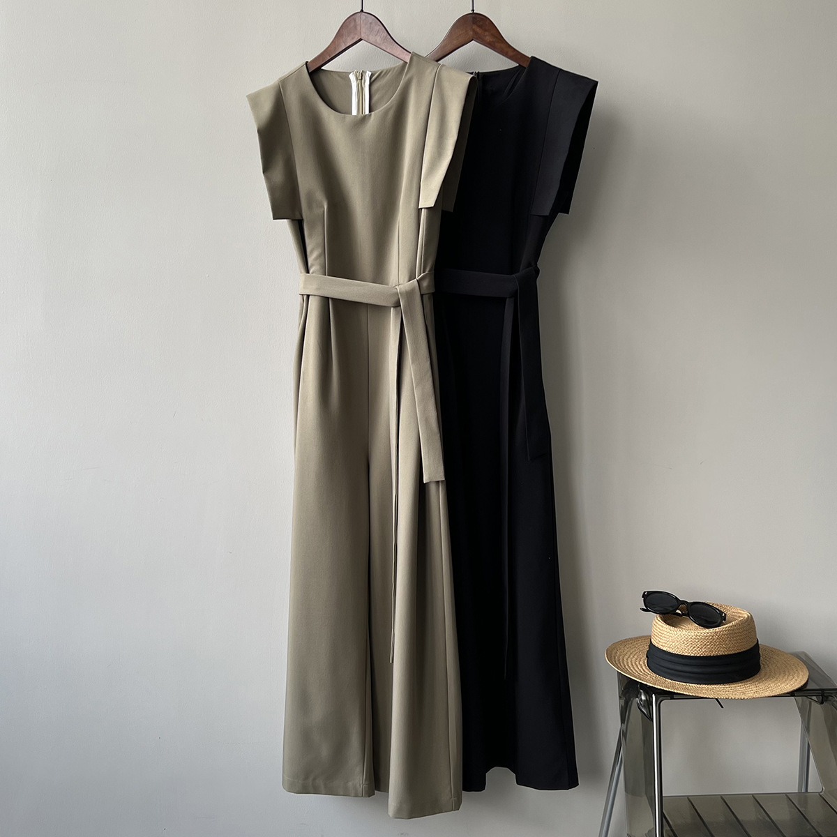 Real shot ~ round neck sleeveless pleated solid color Jumpsuit women 2022 summer loose thin wide leg pants women
