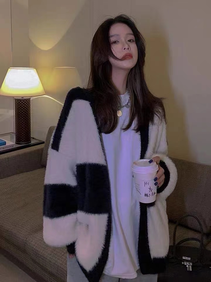 Korean style contrast color high-quality mink fleece sweater coat women's autumn and winter new striped lazy wind knitted cardigan to wear