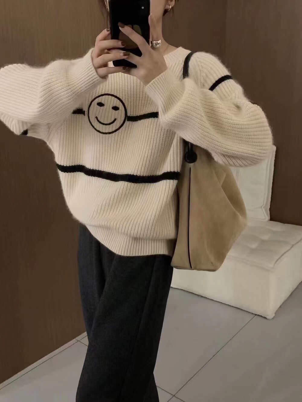 Smiley striped pullover sweater women's round neck 2022 winter new Korean version loose air age-reducing sweater