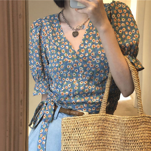 Korean floral shirt women's chiffon shirt women's summer loose short V-neck new bubble sleeve high waist collar floral shirt