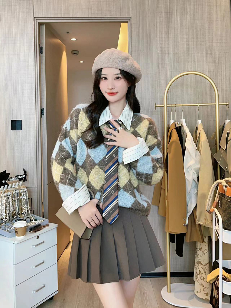 Guoguojia lingerie sweater women's loose outer wear spring and autumn new 2022 Korean version of the retro pullover lazy top