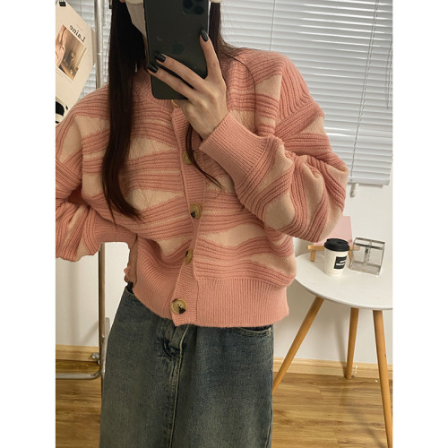 Wavy striped sweater women's spring and autumn 2022 design sense niche knitted cardigan all-match lazy style top trendy