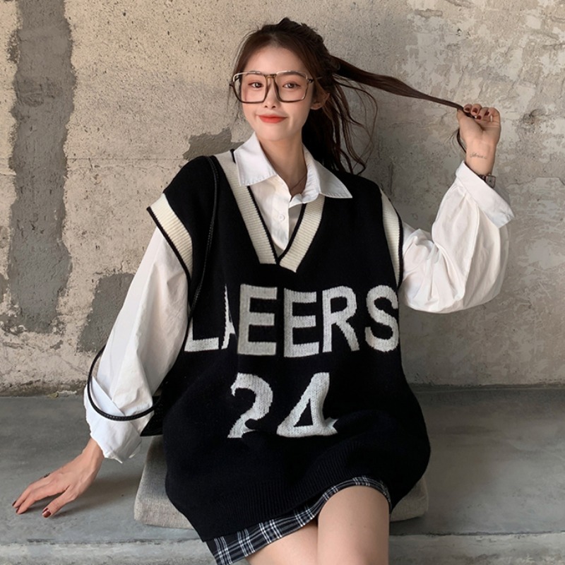 2021 Korean spring and autumn women's College style loose and versatile letter knitted vest top