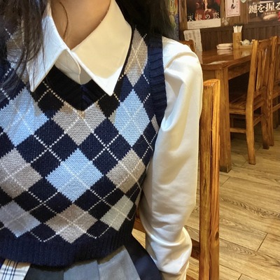 Short American rhombic knitted waistcoat for women's spring new style retro with plaid sweater vest