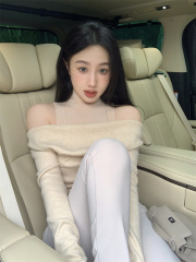 Actual shot of apricot-colored off-shoulder sweater with textured fabric, soft stacked turtleneck, one-shoulder, versatile long sleeves