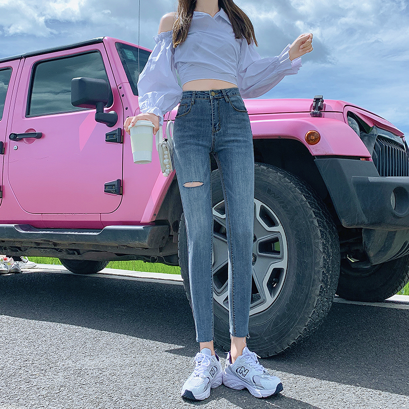 Actual shooting of 2022 spring new small leg pencil jeans women's burr and hole pants