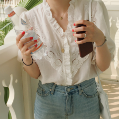 White short sleeve shirt women's design sense small retro ins wood ear edge bubble sleeve V Neck sweet temperament short sleeve lining