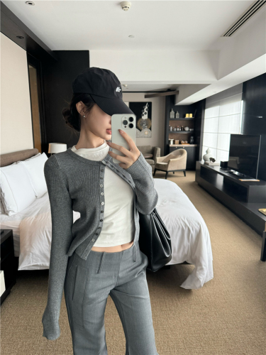 Real shot of knitted cardigan for women, gray short round neck jacket, versatile long-sleeved top with T-shirt, gray trousers suit
