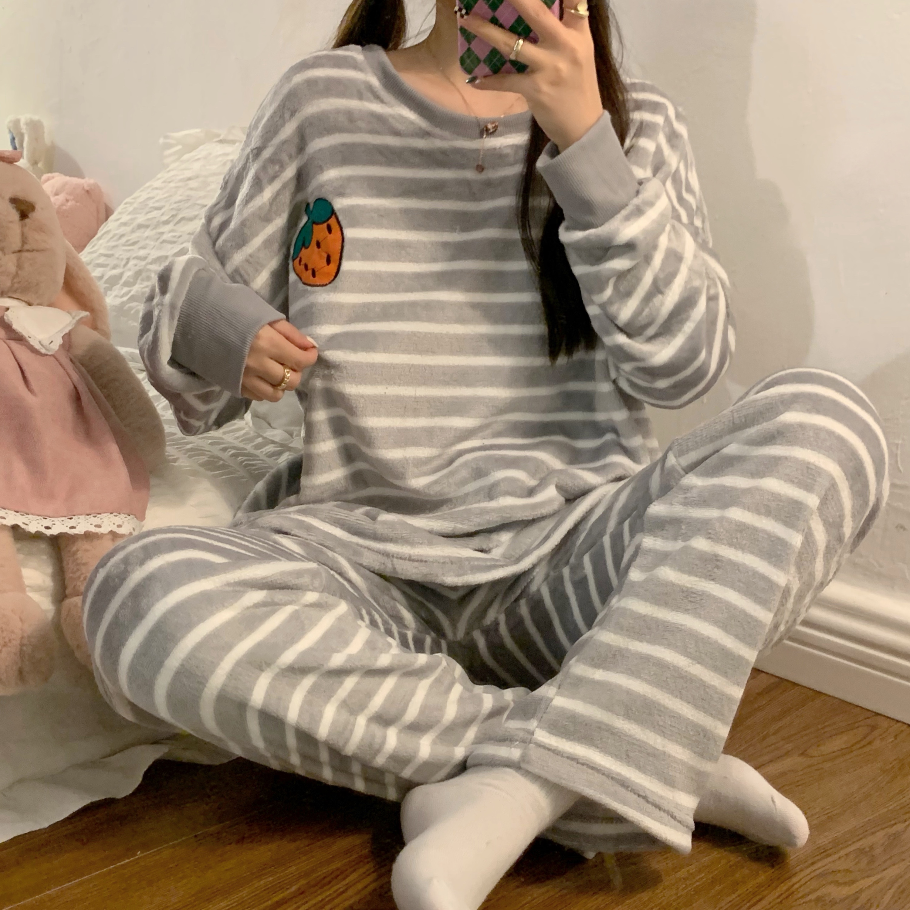 Real price Korean coral velvet thickened warm pajamas contrast color Rainbow Stripe home clothes suit women