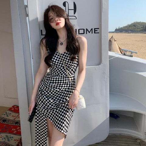 2022 summer style niche design high sense French pure desire Hepburn Style Sexy Spice Girl nightclub style suspender dress