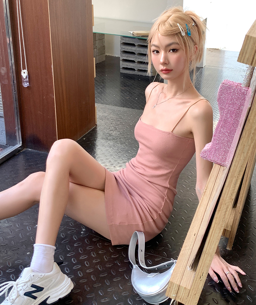 Actual shooting of 2022 summer new ins nude pink French suspender dress for women pure desire style tight Spice Girls Hip Wrap Skirt