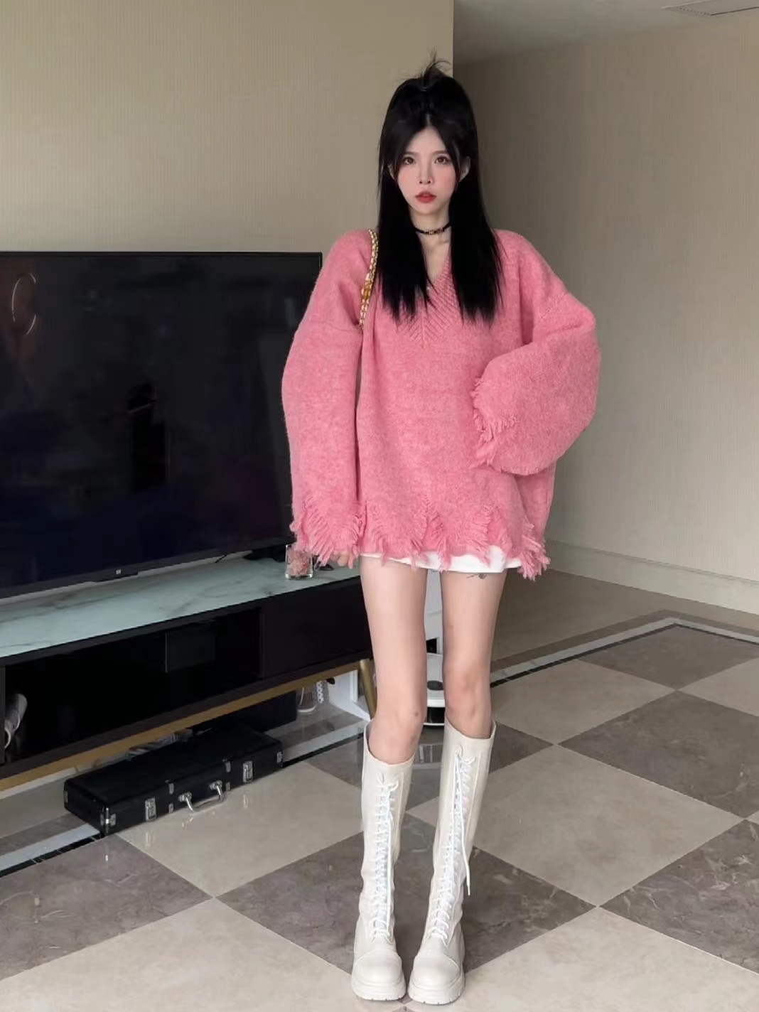 French retro V-neck raw edge tassel design sweater for women, autumn and winter lazy style Korean style loose slimming sweater