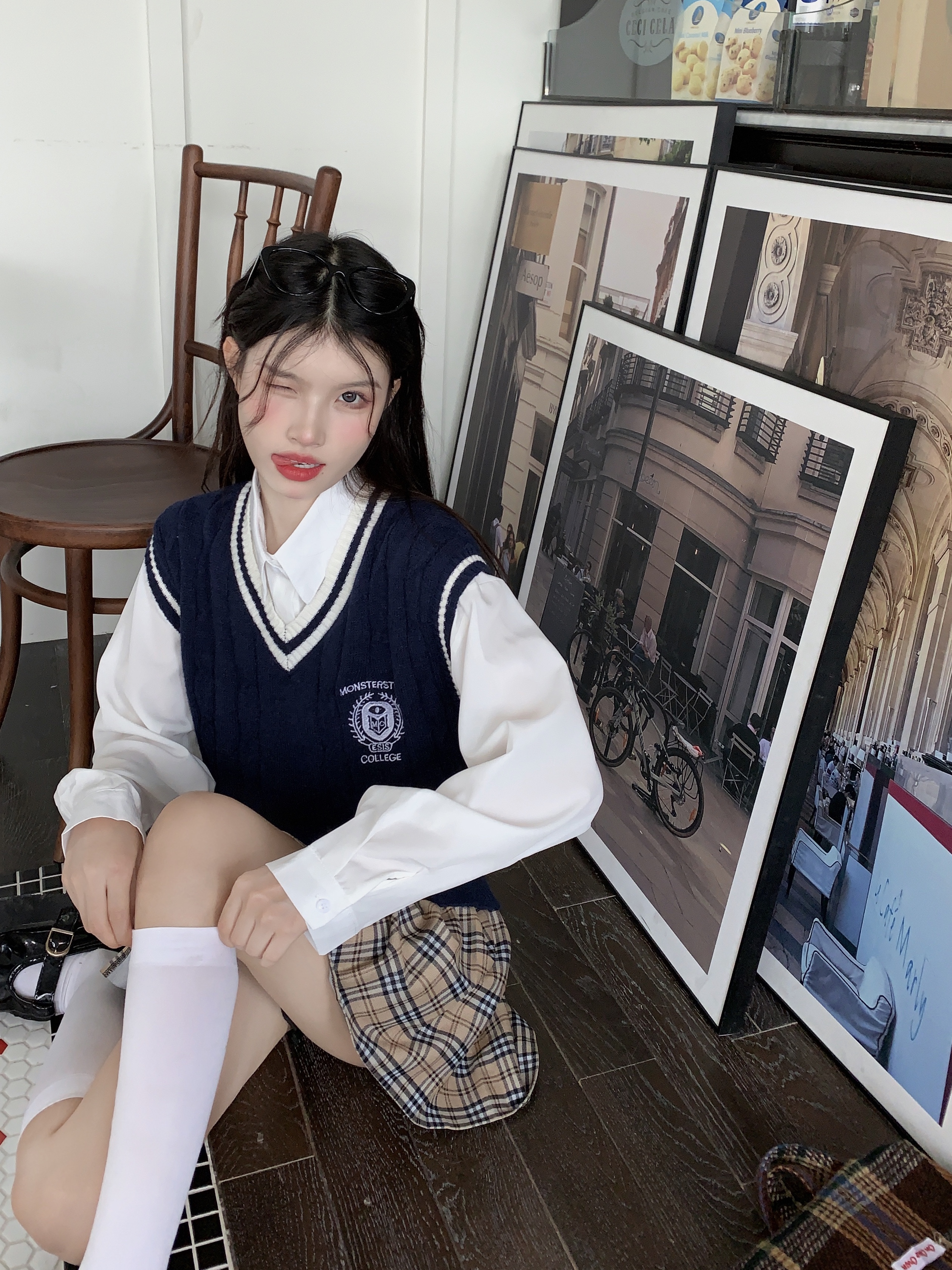 Real price real shot 2023 spring and autumn clothes layered with V-neck knitted vest college style vest for women