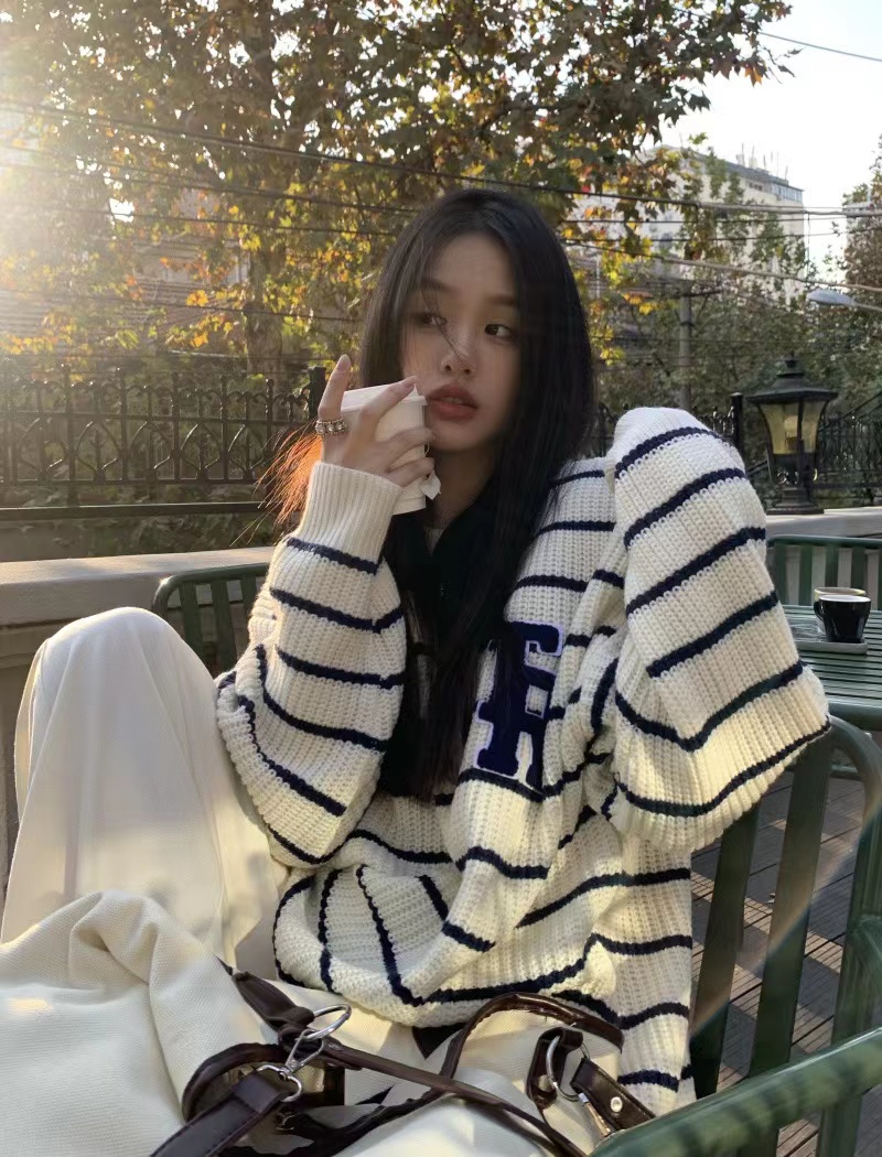 Korean version of striped sweater women's autumn and winter vintage Japanese lazy style retro high-end soft soft glutinous jacket