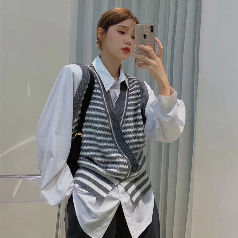 Early autumn vest women's top stripe chic V-neck design sense of minority knitting 2021 new women's outer wear color blocking