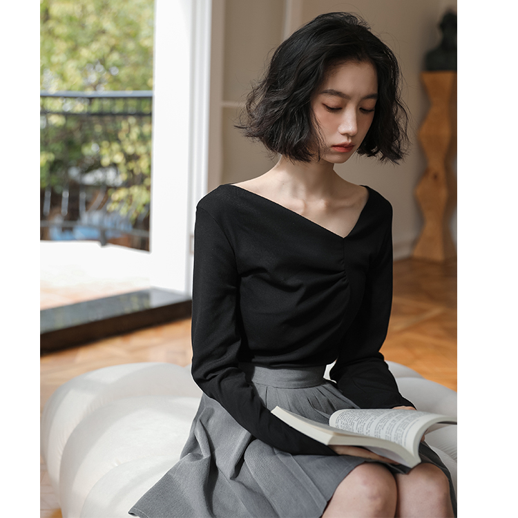 Real shot 2022 Hong Kong flavor niche new slim top design sense bottoming shirt irregular V-Neck long sleeve T-shirt women