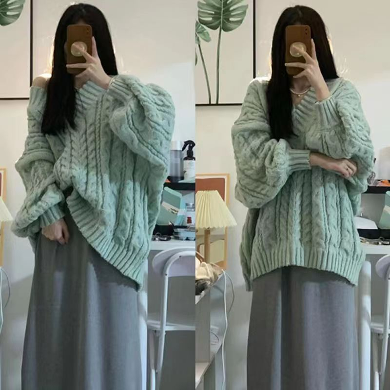 Blue milk V-neck twist pullover women's 2022 autumn and winter new Korean style wear a lazy loose top thick