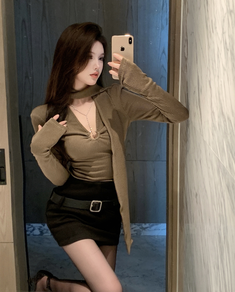 Real price real shot Halter neck V-neck short striped French sweater + black straight high waist slim skirt