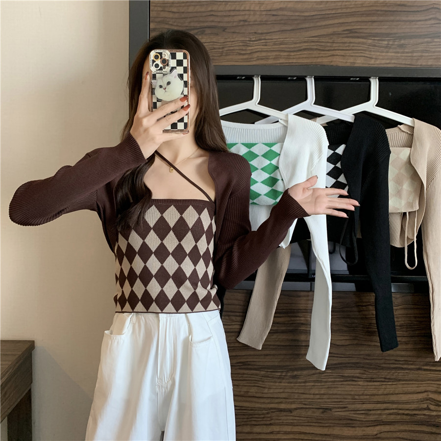Real shooting long sleeve knitted cardigan spring and autumn 202 new shawl checkered suspender vest short top two-piece set