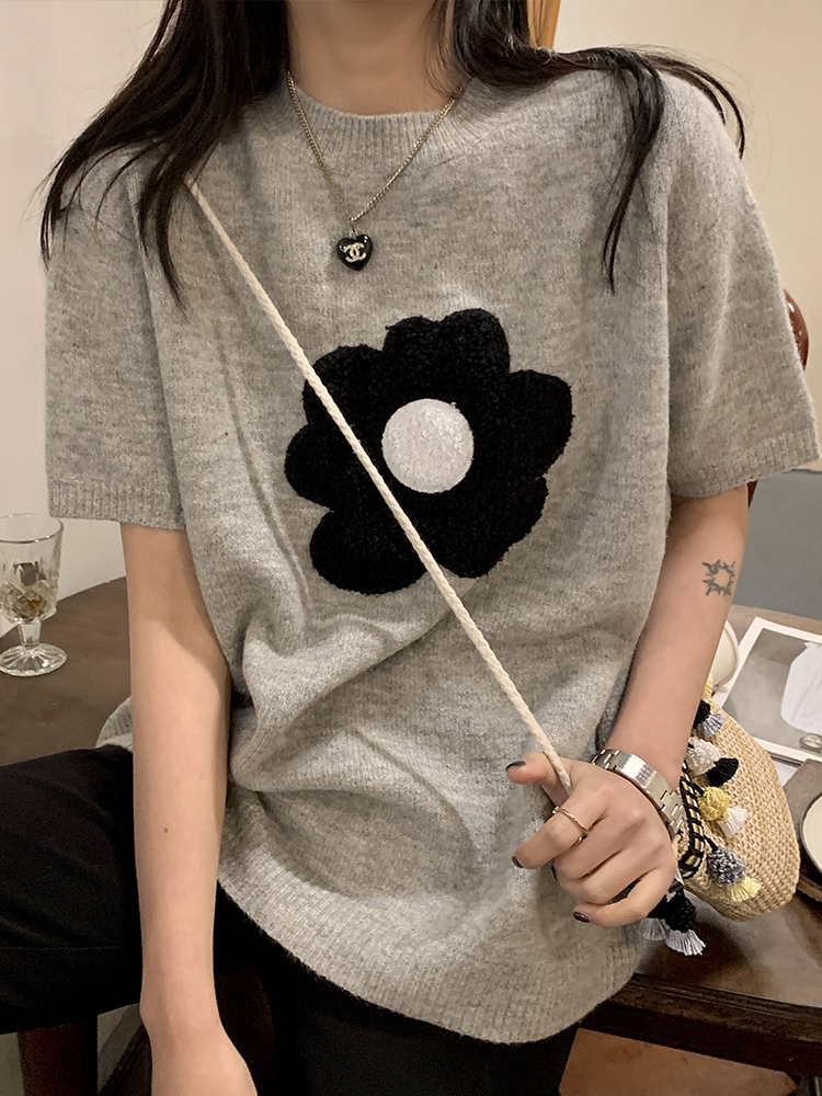 Song Zhengen and Song Xiaoen gray sweater short-sleeved sweater for women 2023 spring design niche loose t-shirt top