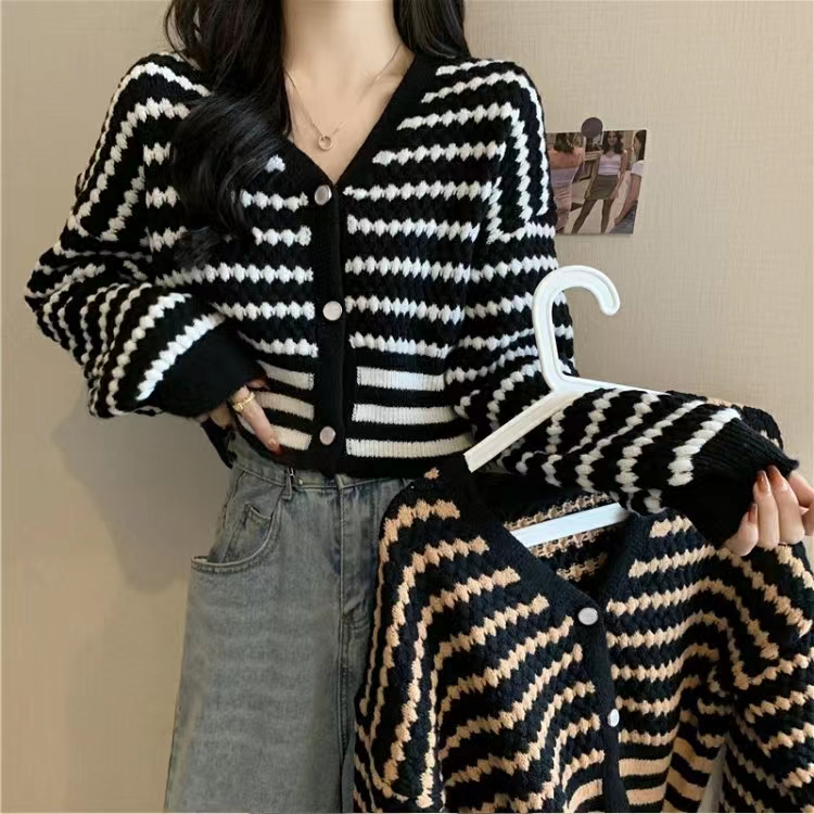 Korean style chic sweet and spicy sweater autumn women's new V-neck striped knitted cardigan short top