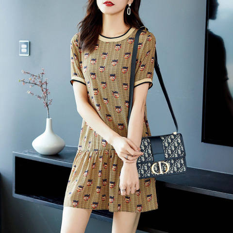 Large medium and long dress women's summer 2022 new foreign style aging cartoon print shows a thin skirt