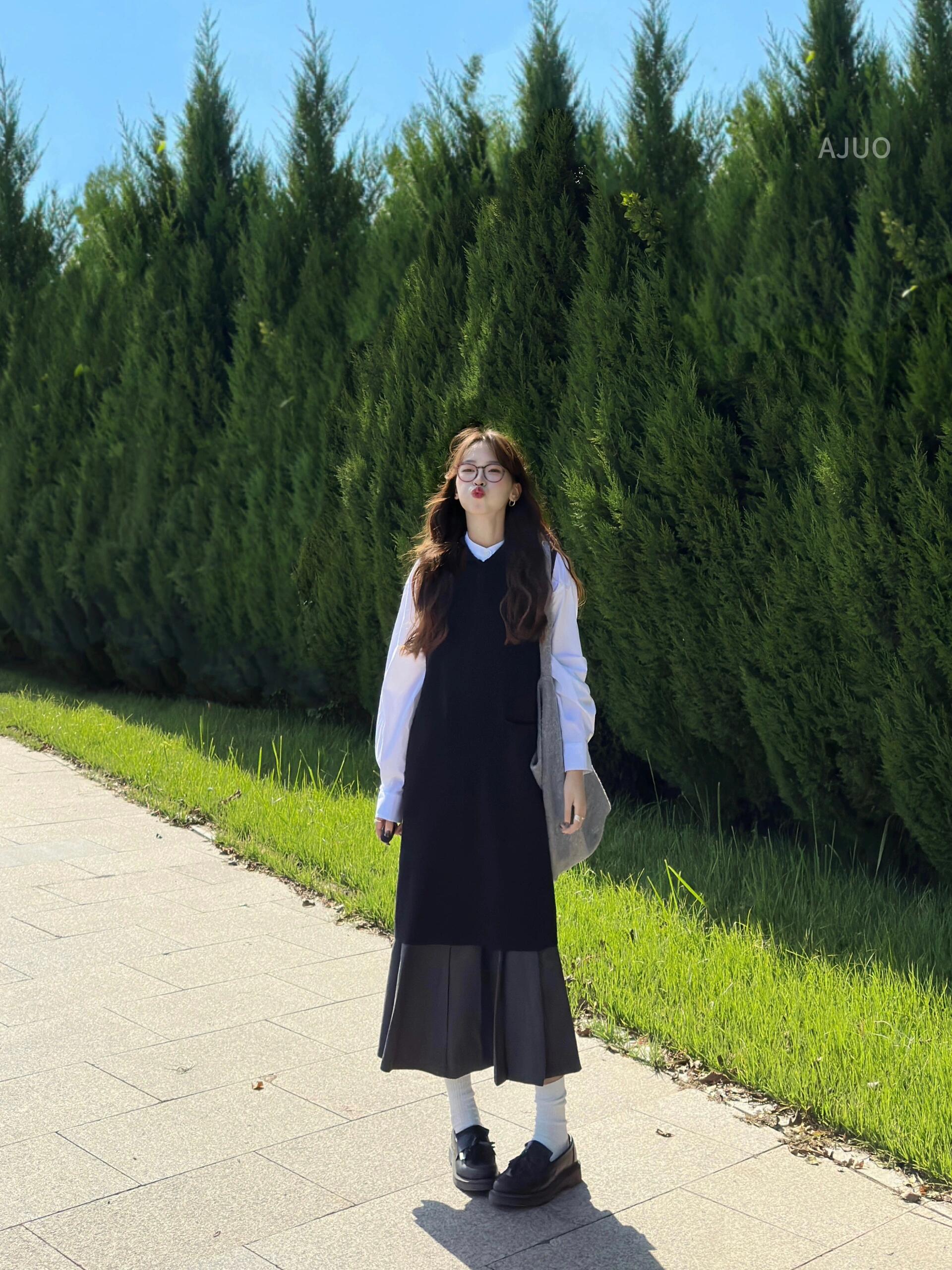 Korean-style three-piece set: black tank top sweater dress for women, autumn inner white shirt and skirt