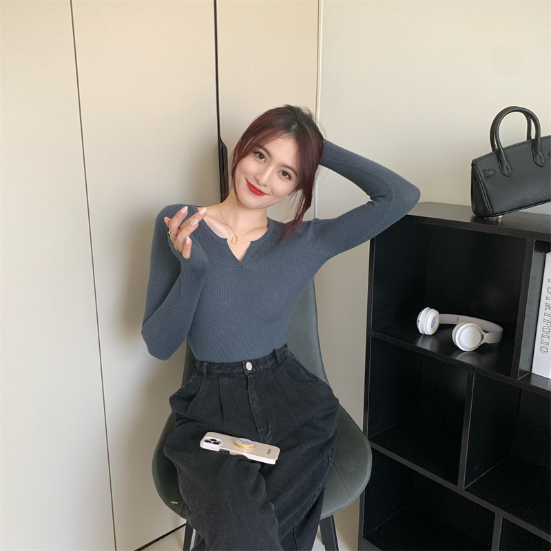 Real shot real price new Korean version slim show thin V-collar head solid color long-sleeved knit top female