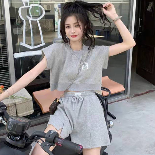Casual sportswear suit female 2023 new Korean version loose short-sleeved high-waisted wide-leg shorts fashion two-piece trendy