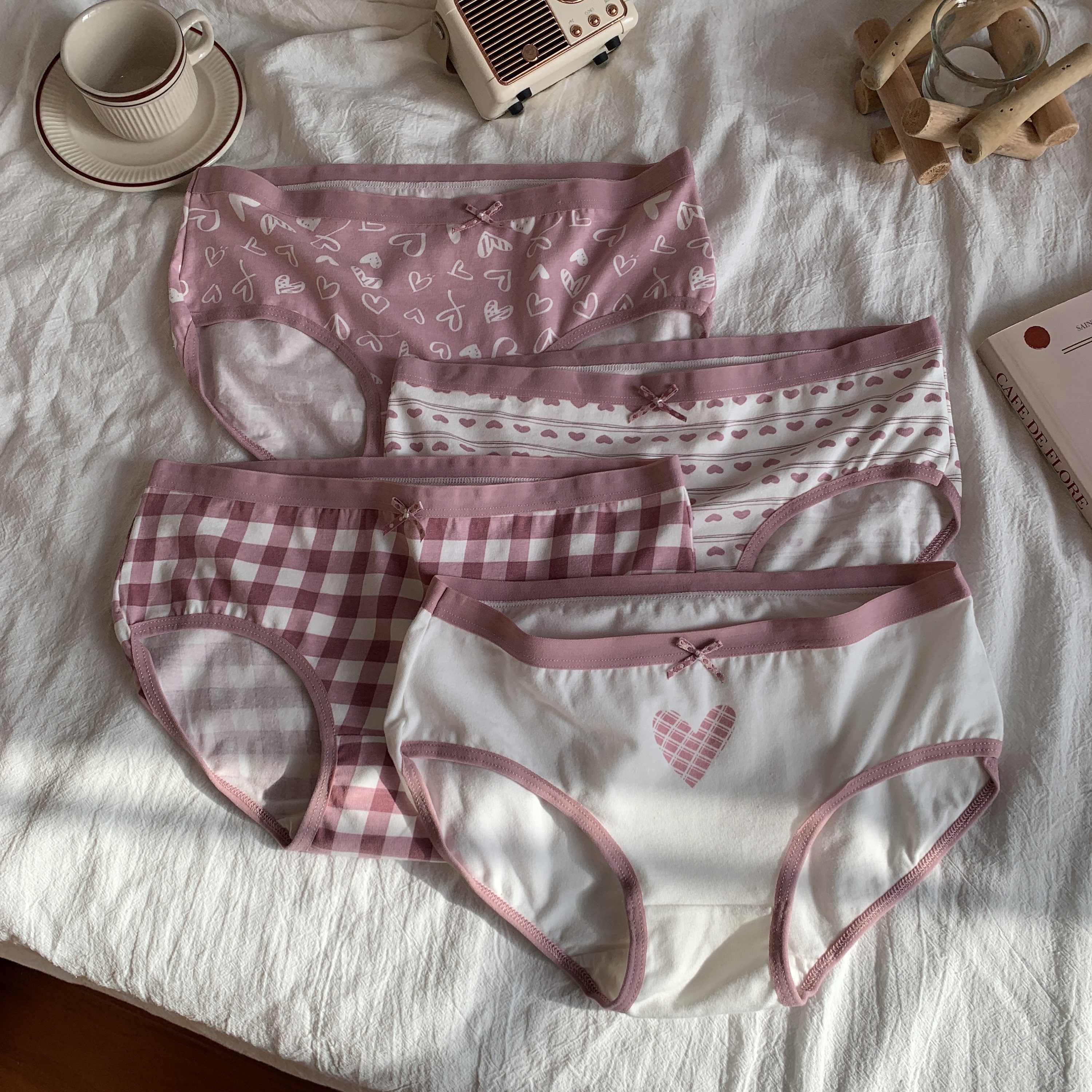 Real price heart-shaped cotton crotch underpants Japanese students' thin medium waist briefs 4 Pack