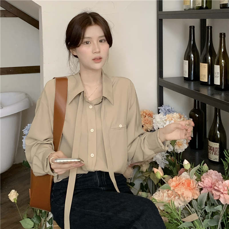 Real auction price!  Design sense of temperament commuter streamer shirt women's autumn Korean version of the long-sleeved shirt with a sense of drape