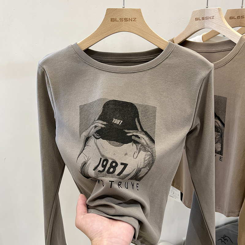 Real shot#Design sense long-sleeved top bottoming shirt female 2023 new print round neck short long-sleeved T-shirt tide