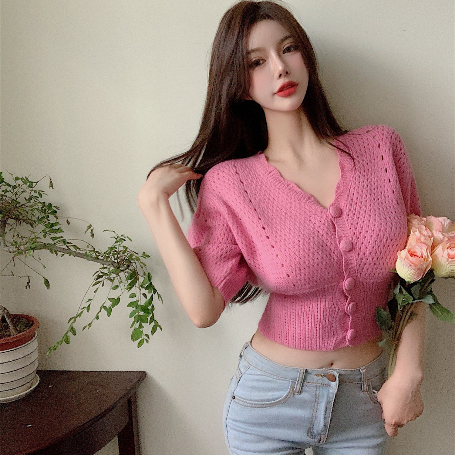 Real price V-neck bubble sleeve hollow out T-shirt