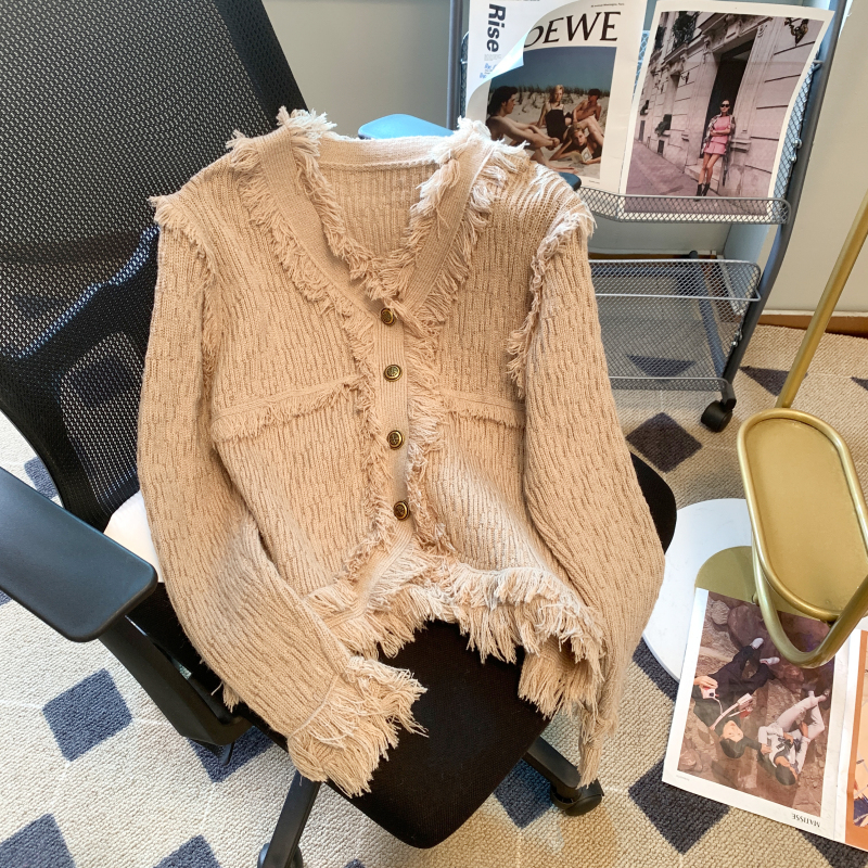 Real shot temperament small fragrant wind sweater jacket women's spring raw edge design sense thickened short knitted cardigan top