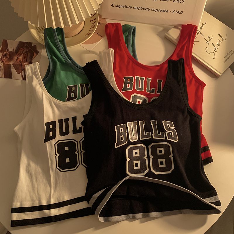 Real shot of letter knitted vest for women to wear outside, sports and casual suspenders, with ins sleeveless top for hot girls