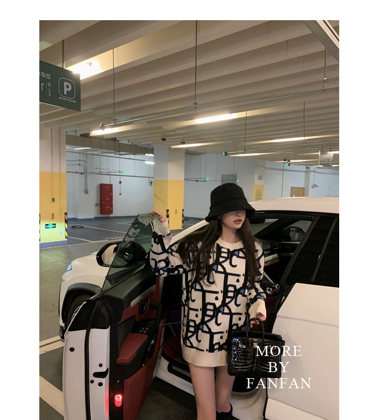 White jacquard medium length sweater women's autumn winter 2021 new loose lazy wind Pullover Sweater