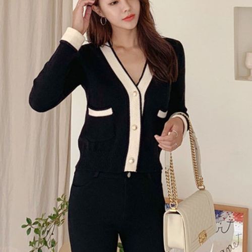 2020 new knitted sweater cardigan jacket women's autumn V-neck short style small size slim, versatile top fashion