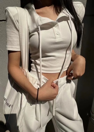 South Korea's Dongdaemun 2023 spring new lapel polo collar slim high waist short section small short-sleeved T-shirt top