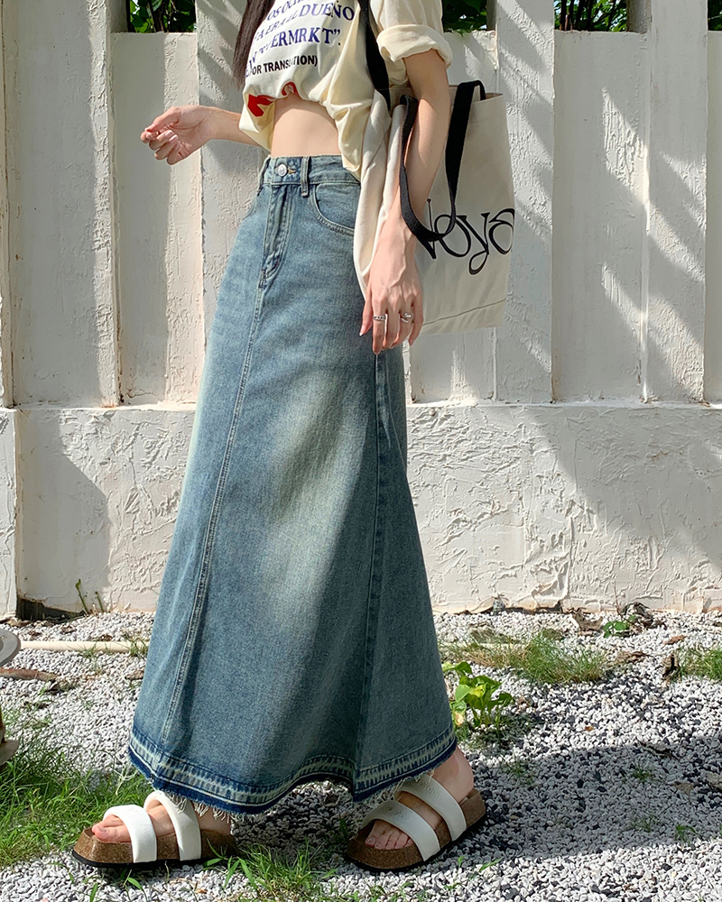 2022 autumn new retro raw edge denim skirt women's high waist and thin A-line long skirt