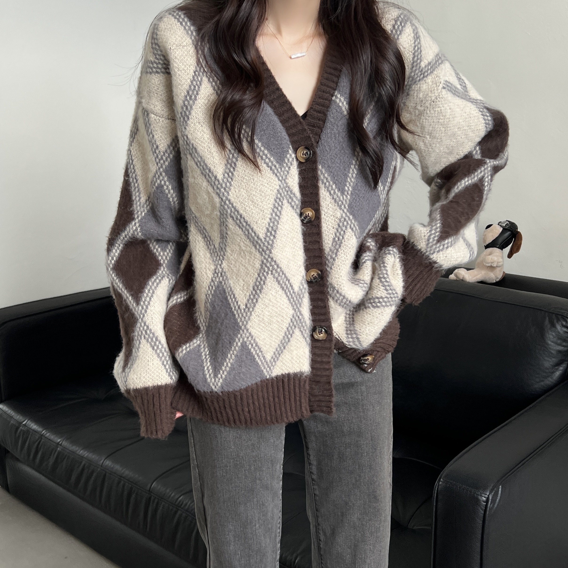 Real price real price coat brown rhombus Korean version loose niche Hong Kong style chic knitted open