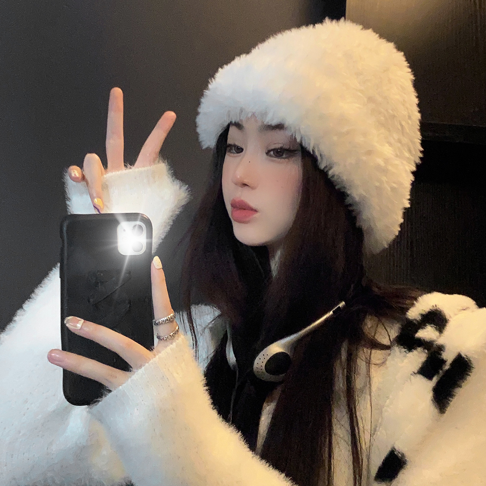 Real shot real price soft milky white hat fluffy plush hat women's autumn and winter warm knitted melon skin hat