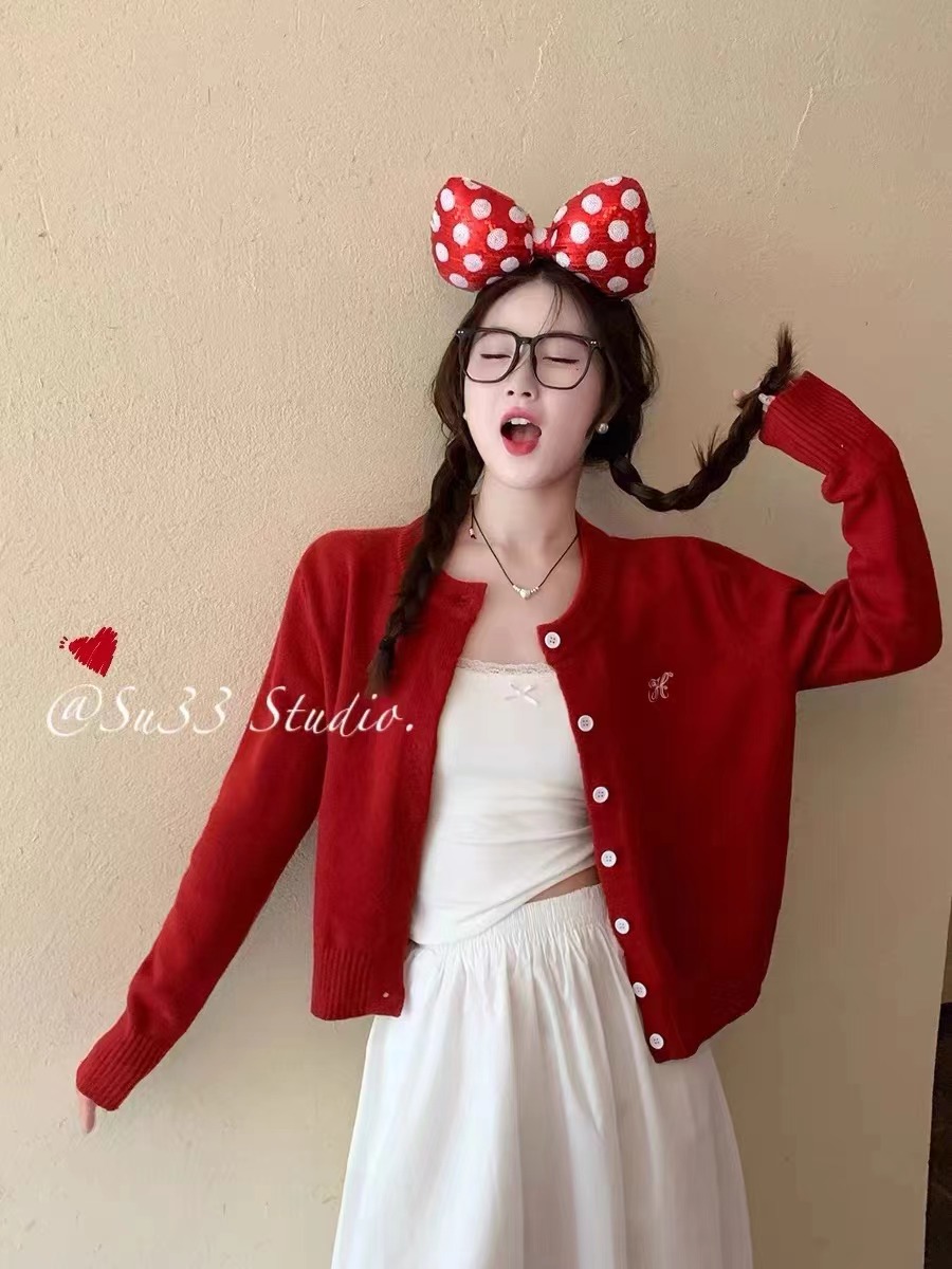 Suzansan Red Knit Cardigan with High-End 2024 Spring and Autumn Embroidered Knit Outerwear Ins Style