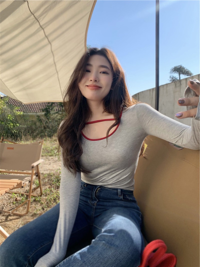 Contrast color T-shirt women's autumn and winter care machine spice girl short bottom shirt, tight and versatile long sleeved top