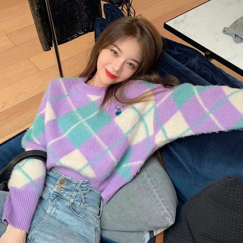 Japanese Xianqi soft milk sweater women's 2021 new autumn cocoon type Pullover loose outside wear contrast diamond check sweater