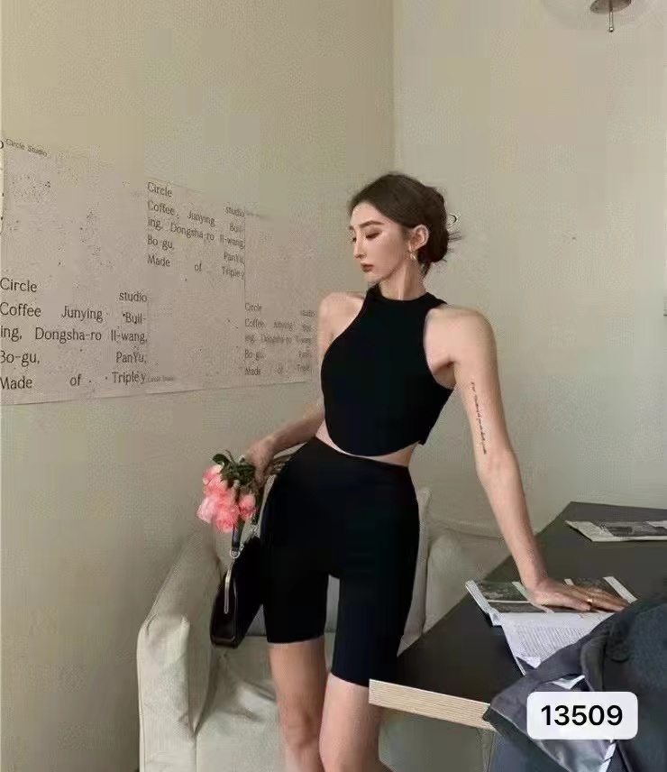Net red vest women wear trendy European and American Style Sexy off the shoulder with suspenders inside. Short irregular tight jacket in summer