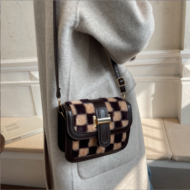 Vintage small bag female 2021 new autumn winter net red lattice one shoulder small square bag female ins texture Messenger Bag Fashion